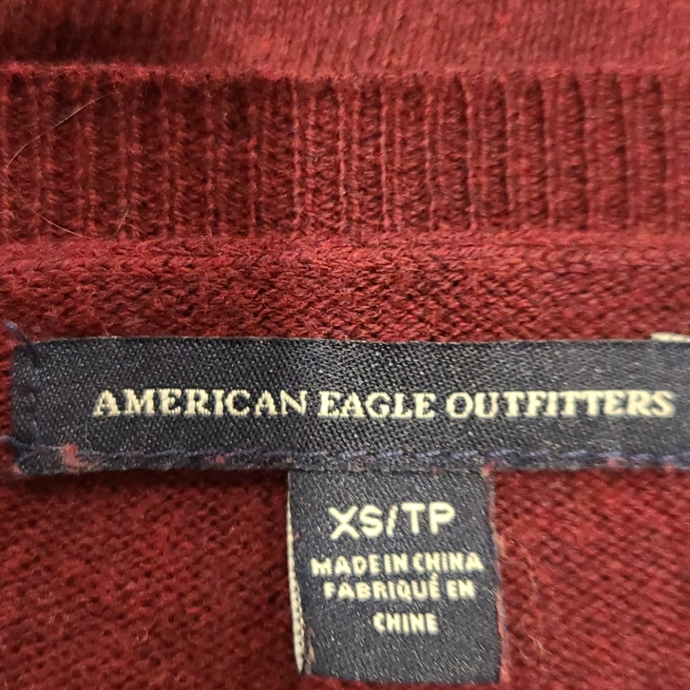 American eagle Burgundy vneck sweater - Picture 7 of 8